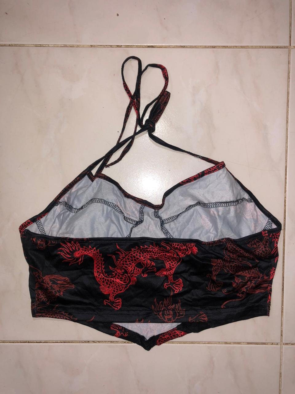 Top negro con dragones - Imagen 4