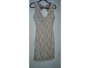 Vestido de Fiesta Corto Color Beige de encaje y detalle brillante