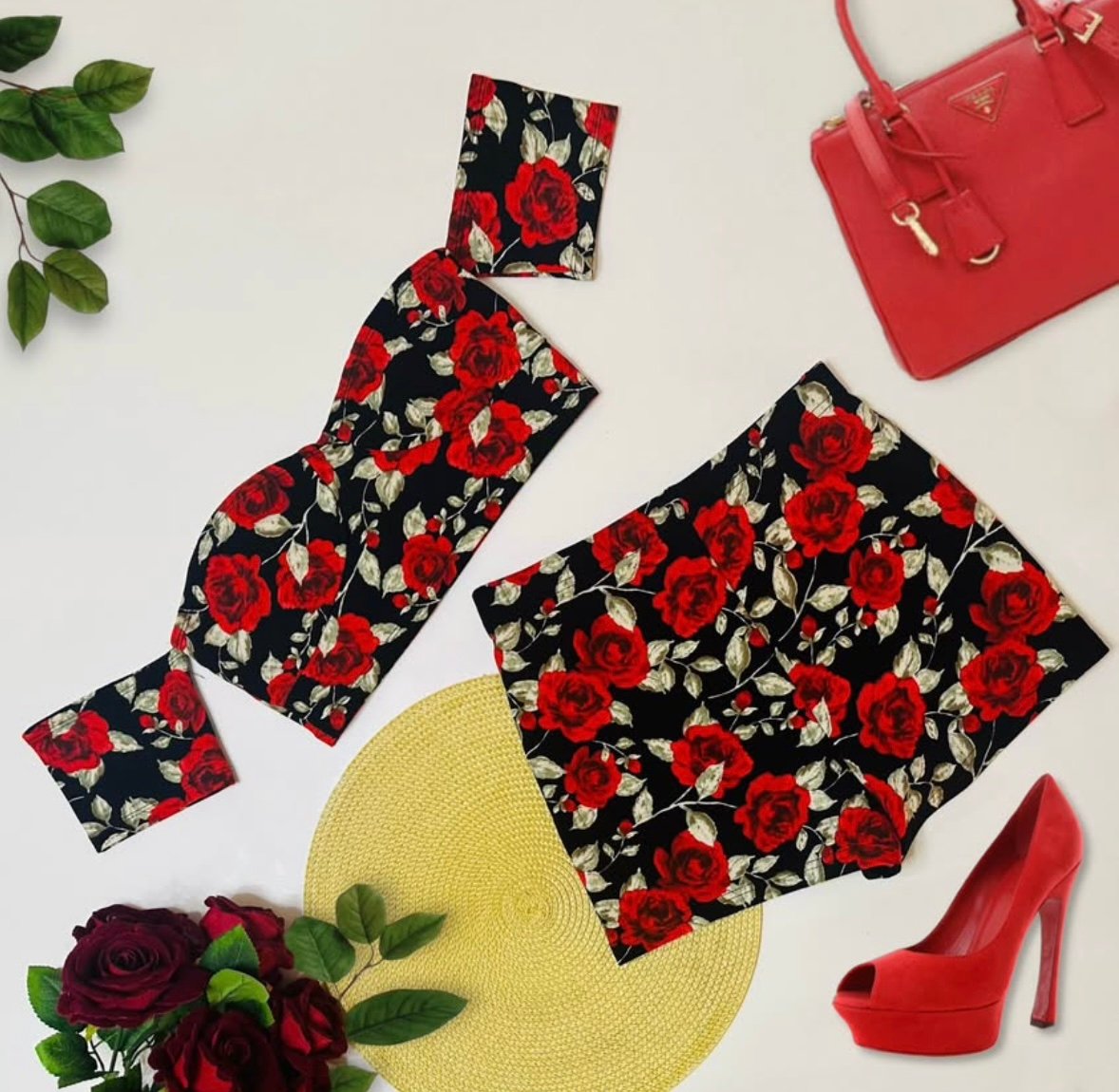 Conjunto de crop top y short stretch de Shein - Imagen 2