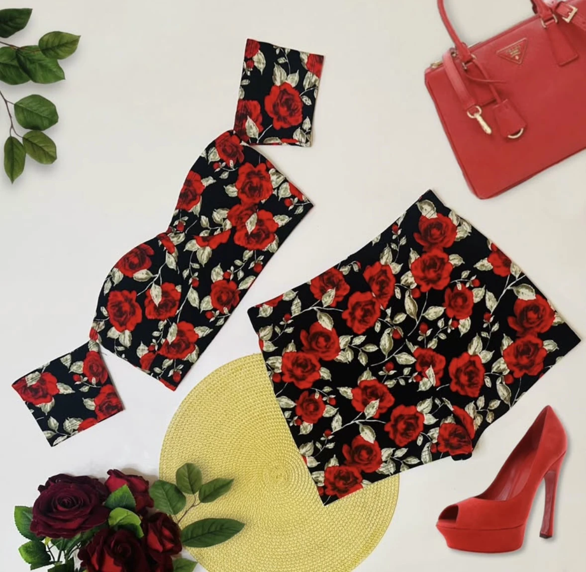 Conjunto de crop top y short stretch de Shein - Imagen 2
