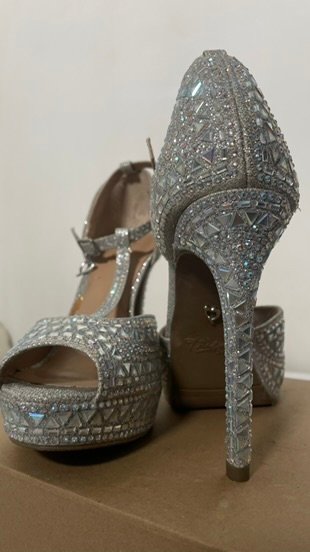 Tacones plateados